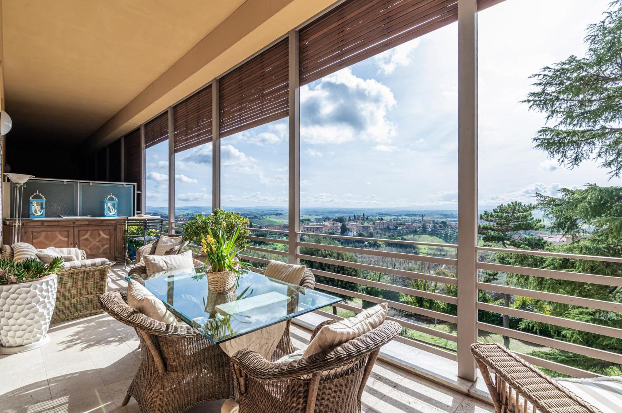 Porta Tufi Luxury Apartment With Private Parking! Siena Eksteriør bilde