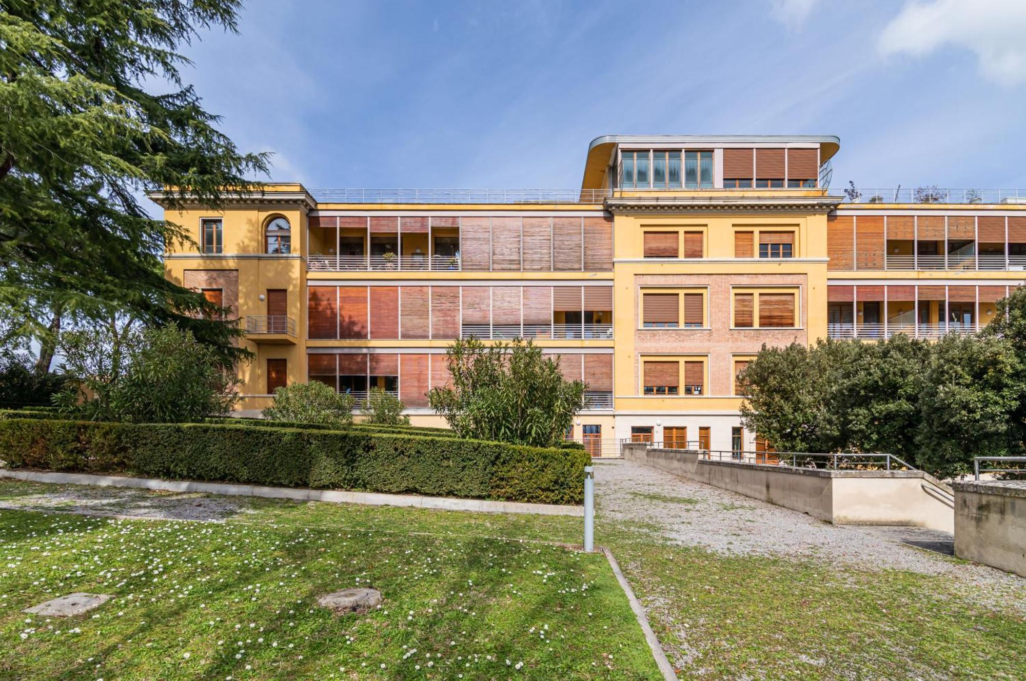 Porta Tufi Luxury Apartment With Private Parking! Siena Eksteriør bilde
